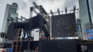 Panggung Tahun Baru 2026 di Bundaran HI Mulai Didirikan, Tanpa Kembang Api Diganti Video Mapping