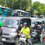 Demo Buruh Tuntut UMP Rp 5,8 Juta Lumpuhkan Jalan Medan Merdeka Selatan Jakarta