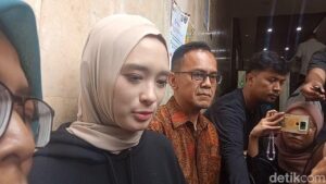 Inara Rusli Berharap Damai dengan Wardatina Mawa, Upaya Mediasi Terus Dijalani