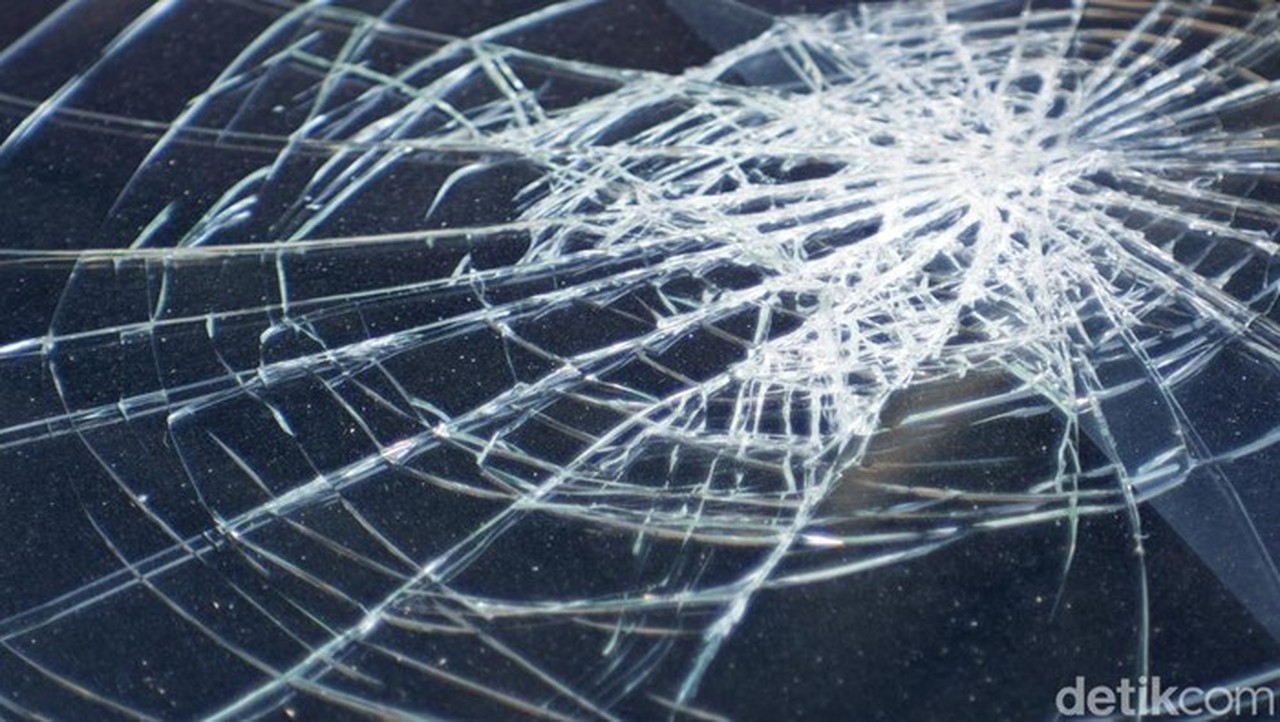 Kronologi Kecelakaan Beruntun Tiga Kendaraan di Tol Dalam Kota Km 12 Arah Slipi