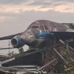 Sayap Pesawat Bekas Terempas Angin Kencang, Timpa Atap Rumah Warga di Bogor