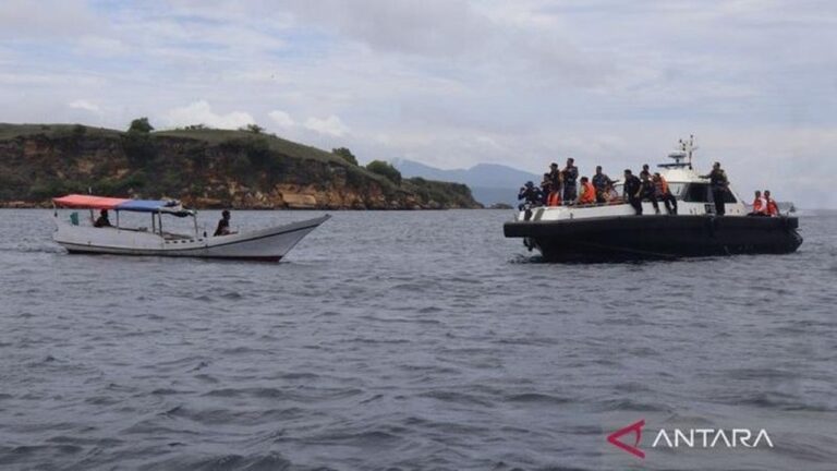 Tim SAR Perluas Pencarian Pelatih Valencia CF dan Dua Anaknya yang Hilang di Labuan Bajo Tim SAR Perluas Pencarian Pelatih Valencia CF dan Dua Anaknya yang Hilang di Labuan Bajo