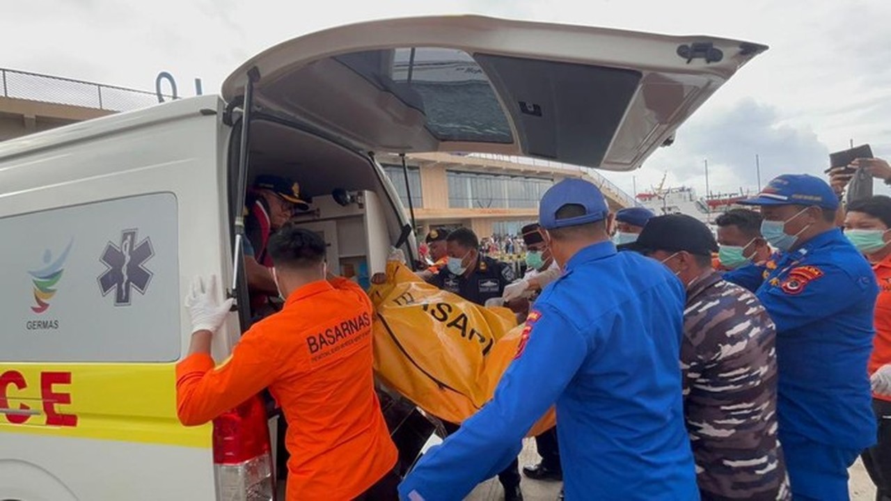 Jenazah Korban Kapal Tenggelam di Labuan Bajo Ditemukan, Pencarian 4 WNA Spanyol Berlanjut