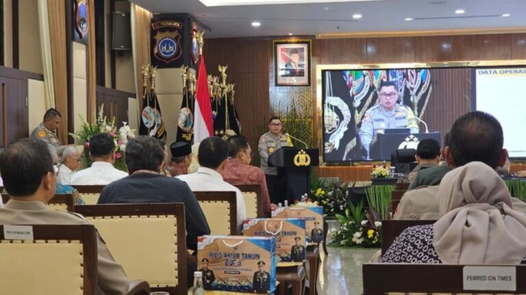 Polri Kerahkan 18 Ribu Personel dan Ratusan Unit Peralatan untuk Pemulihan Bencana Sumatera Polri Kerahkan 18 Ribu Personel dan Ratusan Unit Peralatan untuk Pemulihan Bencana Sumatera