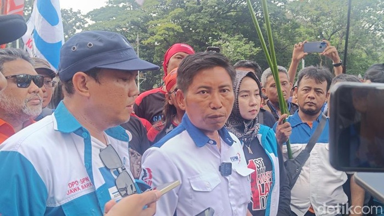 Buruh Tuntut Revisi UMP, Gubernur DKI dan Jabar Dipanggil Istana