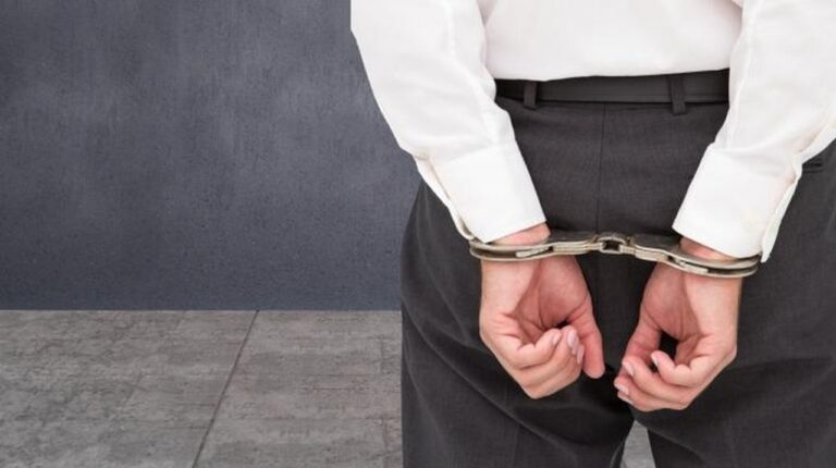 Buron Kasus Pelecehan Mahasiswa, Oknum Dosen UNM Khaeruddin Akhirnya Ditangkap Polisi Buron Kasus Pelecehan Mahasiswa, Oknum Dosen UNM Khaeruddin Akhirnya Ditangkap Polisi