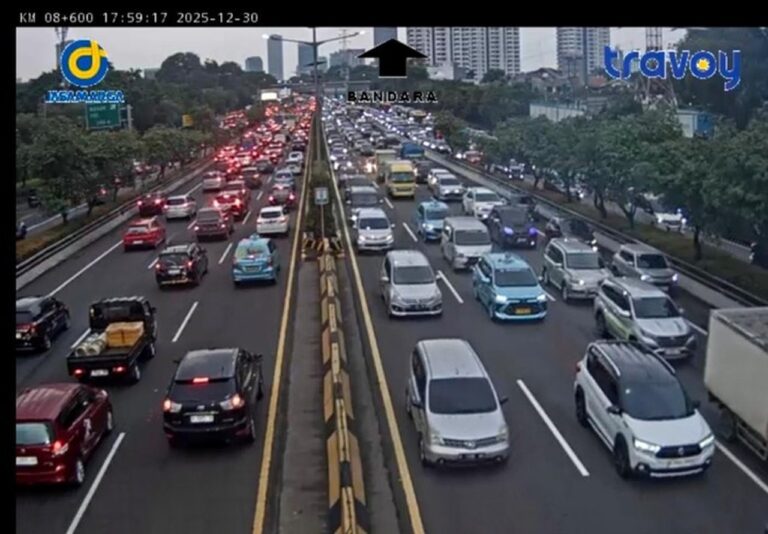 Volume Kendaraan Meningkat, Sejumlah Titik Tol Dalam Kota Jakarta Alami Kepadatan Sore Ini Volume Kendaraan Meningkat, Sejumlah Titik Tol Dalam Kota Jakarta Alami Kepadatan Sore Ini