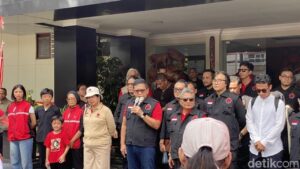 Arahan Megawati, PDIP Kirim 30 Ambulans dan 90 Tenaga Kesehatan Bantu Korban Bencana Sumatera