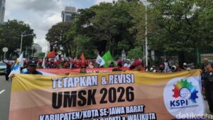 Buruh Geruduk Istana Negara Tolak UMP DKI 2026, Desak Revisi Angka Rp 5,7 Juta