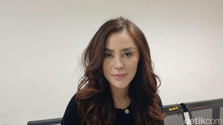 Safa Marwah Bantah Isu Hubungan dengan Ridwan Kamil: Hanya Berteman dan Urusan Profesional