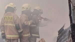 Papan Billboard Gedung Sarinah Terbakar, Diduga Akibat Korsleting Listrik