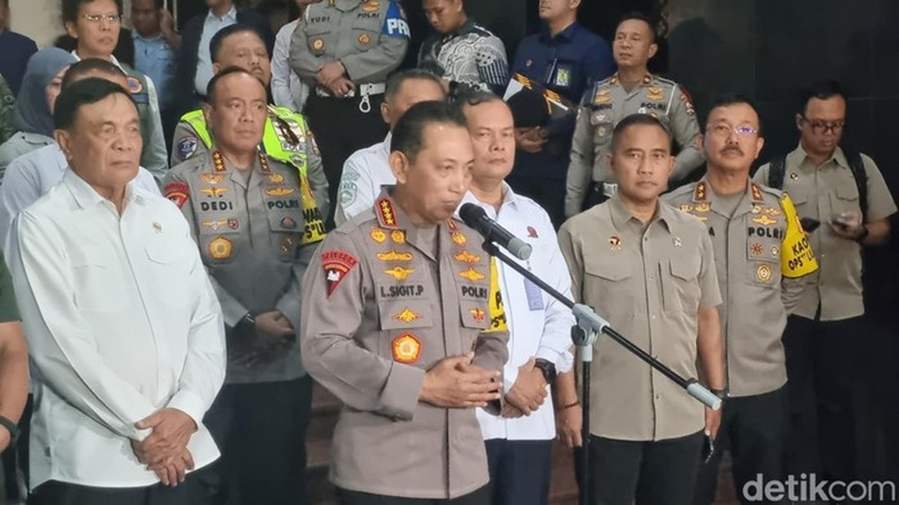Kapolri Sebut Mayoritas Warga Patuhi Imbauan, Rayakan Tahun Baru dengan Doa dan Donasi