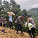 Longsor Cibeber Lebak: Brimob Polda Banten Evakuasi Warga Terdampak Bencana