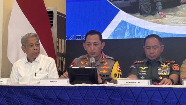 Kapolri: 10.759 Personel Dikerahkan untuk Pemulihan Bencana di Tiga Provinsi Sumatera