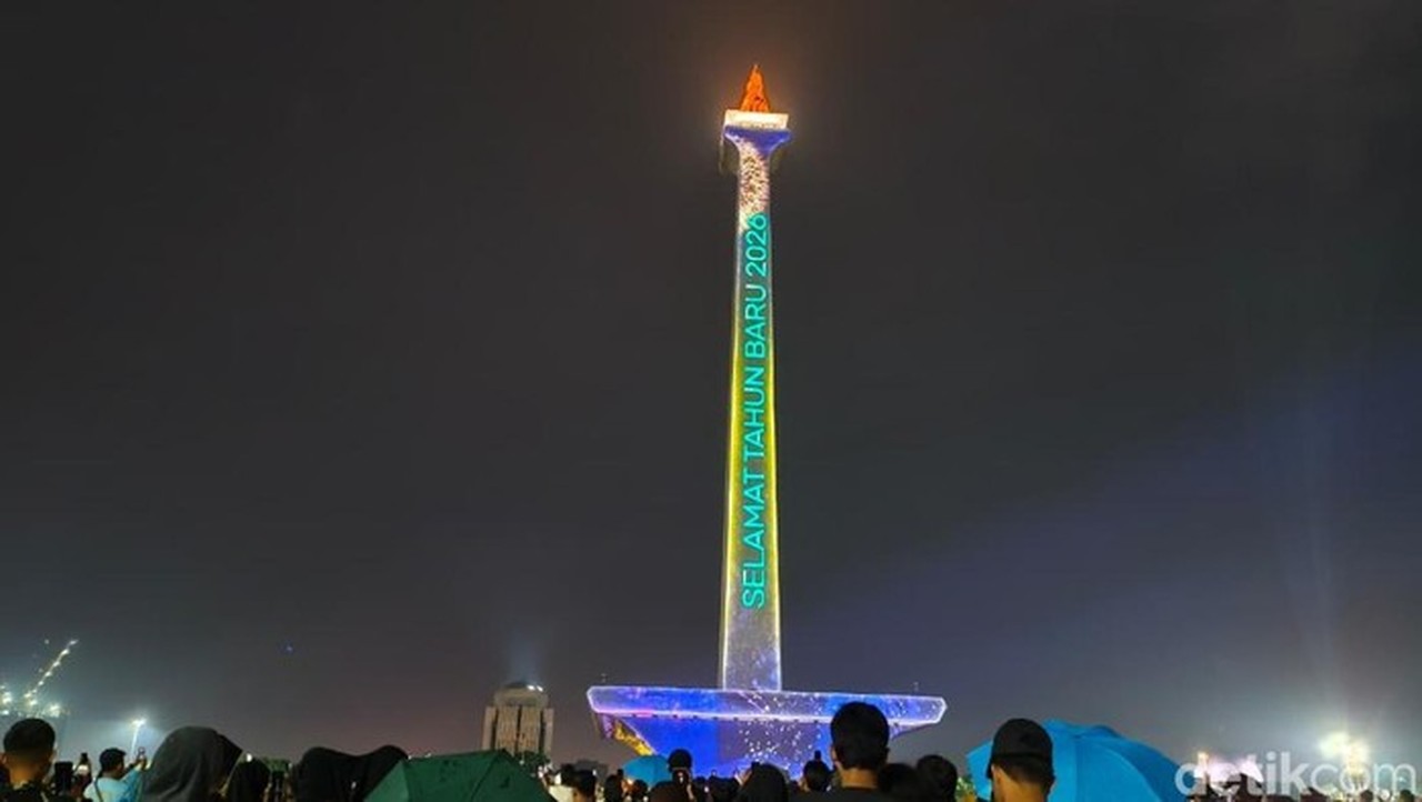 Jam Operasional Monas 1 Januari 2026: Buka Mulai Pukul 10.00 WIB, Simak Rinciannya